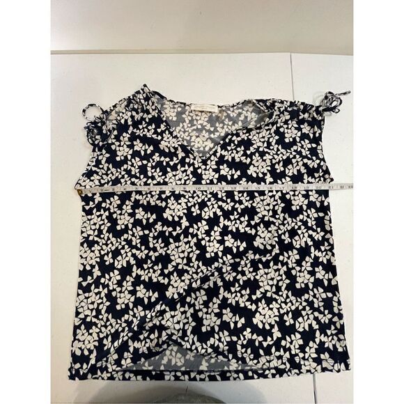 Adrienne Vittadini women’s medium cold shoulder blouse navy and white - Picture 3 of 8